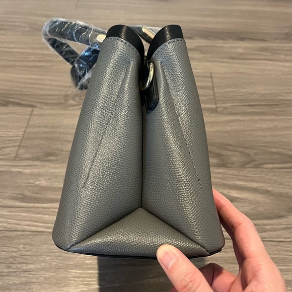 NWT : Gray/Black handbag - Picture 8 of 13